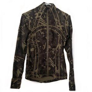 Lululemon athletica define jacket. Size 6 and in good condition.